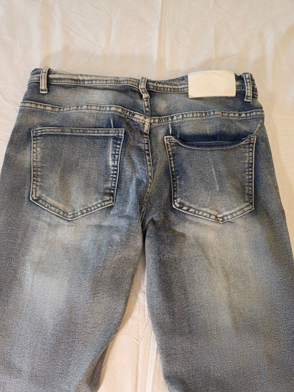 ZCL Men's Distressed Cross Patch Denim Jeans Light Wash Blue Size 30 Streetwear - Picture 14 of 16